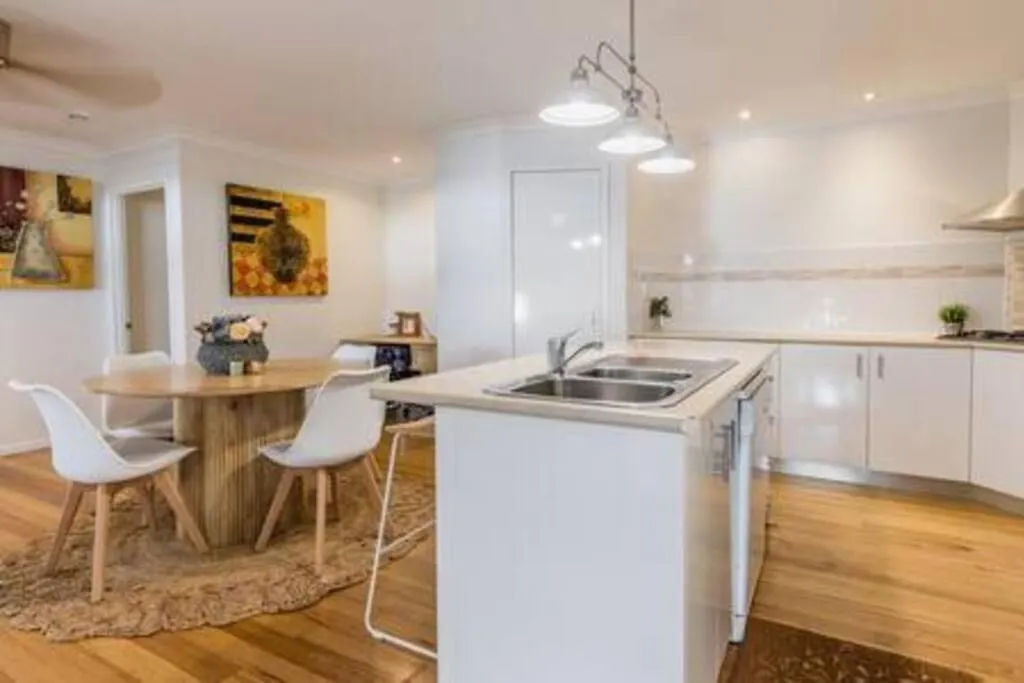 Palm Breeze Hideaway 3 Bedroom - 1 Min To Shops Agnes Water Australia