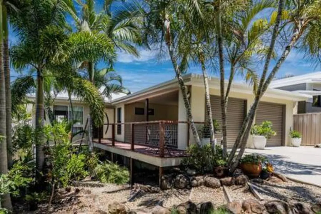 Palm Breeze Hideaway 3 Bedroom - 1 Min To Shops Agnes Water 0*,  Australia