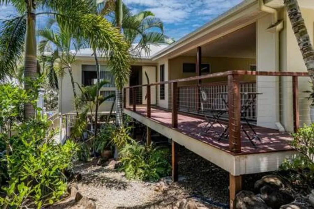 Palm Breeze Hideaway 3 Bedroom - 1 Min To Shops Agnes Water Holiday home